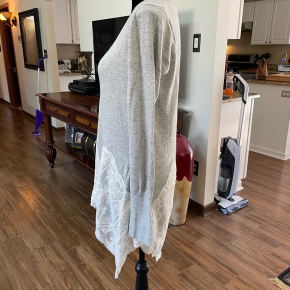 Mystree light gray sweater with lace bottom. - Picture 3 of 8